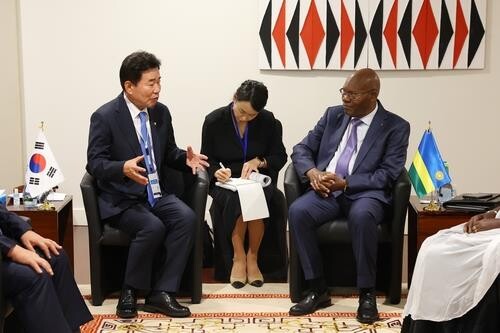 Assembly speaker promotes World Expo bid at meeting with parliamentary leaders of Rwanda, Tanzania