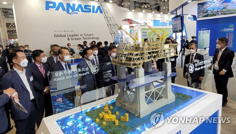 석유에서 재생에너지로 전환…국제그린해양플랜트 전시회 개막