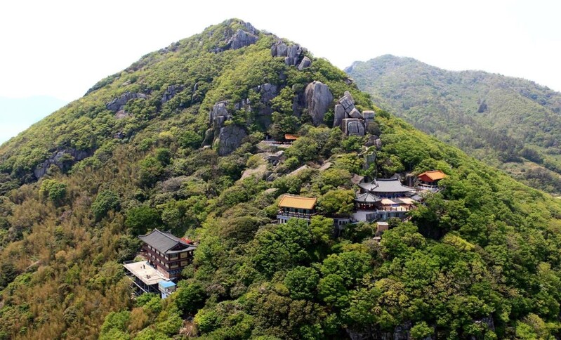 바다와 닿은 일출 명소 '여수 금오산 향일암 일원' 명승된다