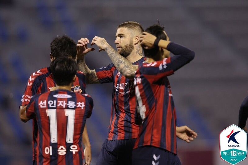Suwon FC avoid relegation in K League 1