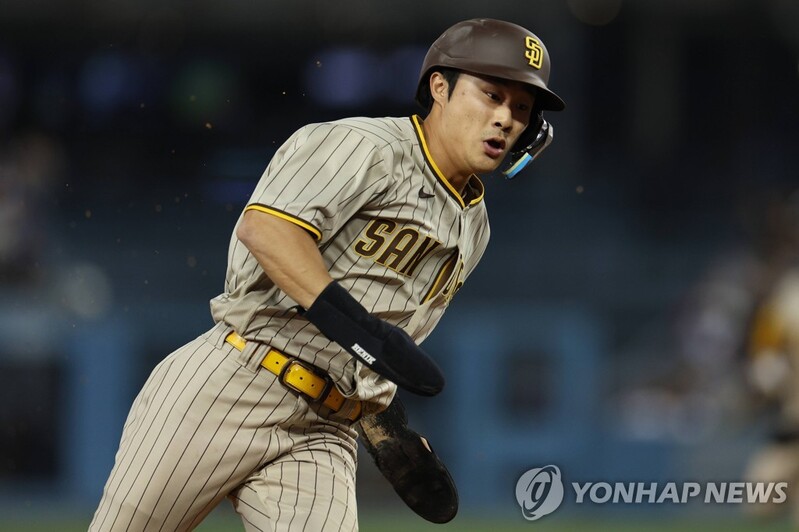 또 득점한 김하성, PS 득점 1위…샌디에이고 시리즈 원점(종합)
