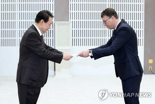 S. Korea, Lithuania discuss trade, investment expansion