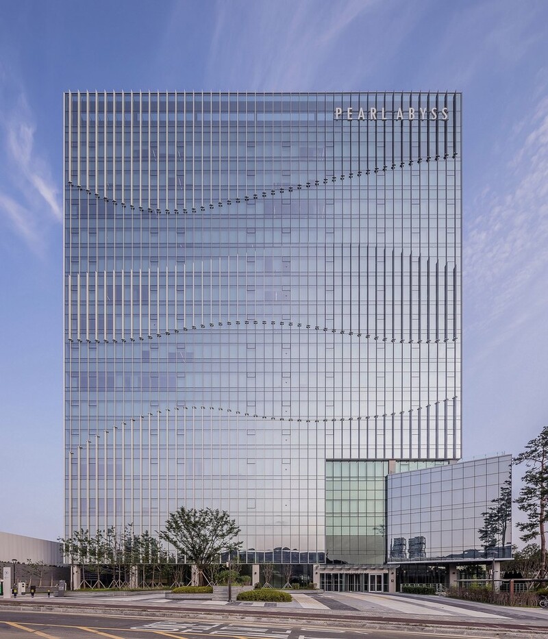 [특징주] 펄어비스, 신작 출시 지연 전망에 10% 급락(종합)