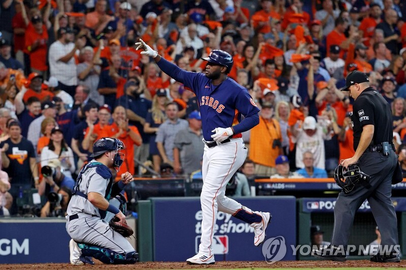 MLB 휴스턴, 시애틀 잡고 ALDS 2연승…알바레스 또 결승 홈런
