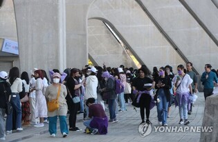 ARMYs to Busan following BTS..."Why did I become fan? They told me 'how to love myself'"