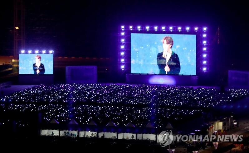 BTS 생중계 부산 북항·해운대에 1만5천명 '보랏빛 탄성'(종합)