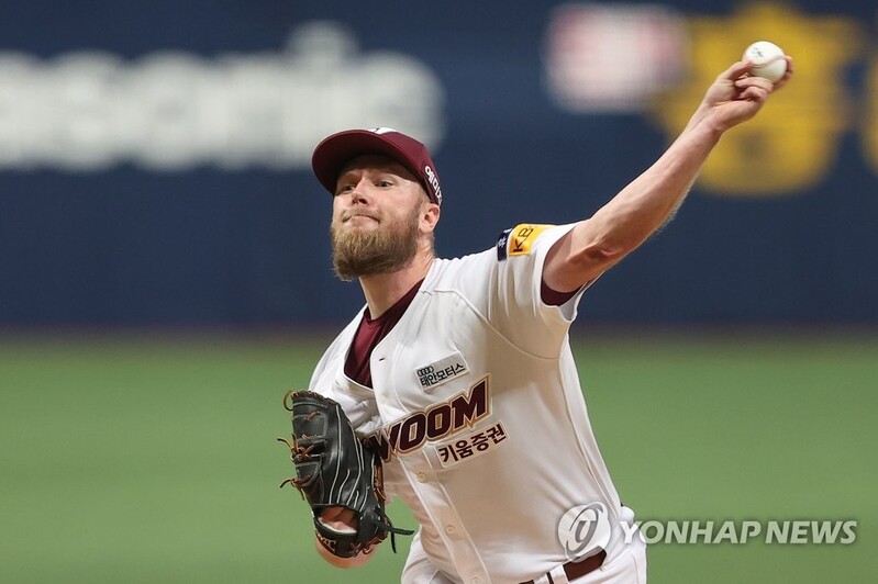 Starting pitchers stay stress free ahead of crucial postseason game