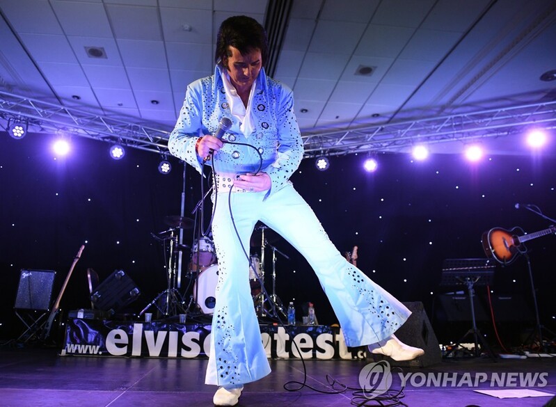 [논&설] '가왕' 조용필의 복귀무대, 여전히 영웅에 인색한 한국