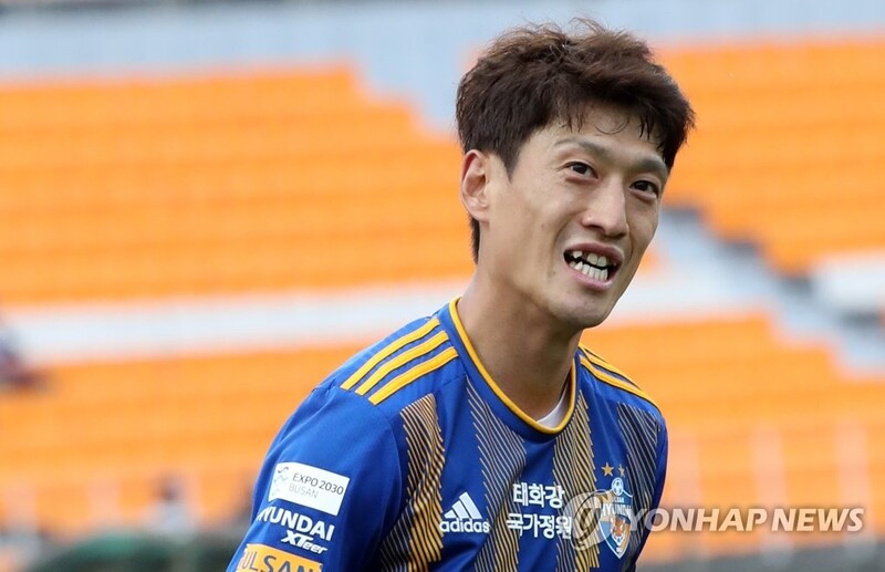 Ulsan coach, teammates tout K League MVP case for captain Lee Chung-yong