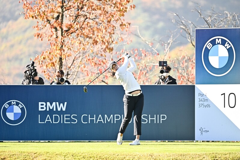 '무서운 고1' 김민솔, LPGA 투어 BMW 대회 첫날 8언더파 맹타