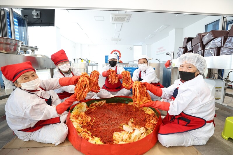 "김장이 걱정이라면 지자체와 함께"…전북 곳곳서 김장 행사