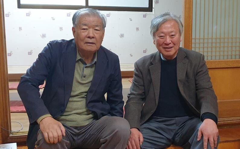 한자리서 만난 김주영·이문열…40년 인연 이어온 '문단거목'