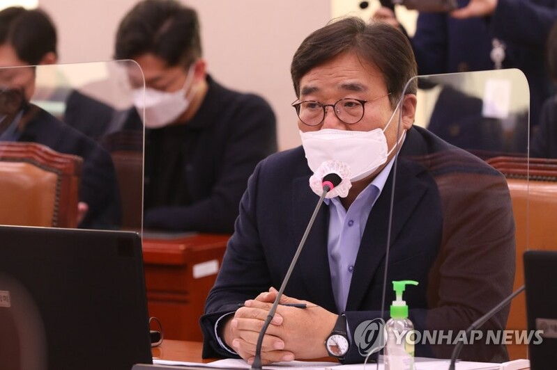 이병훈 "넷플릭스 '비 靑공연', 신청도 전에 문화재청 허가"