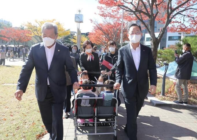 '아이 낳고 기르기 좋은' 전남 해남서 유모차 축제