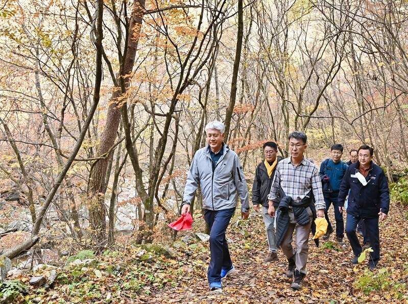 정선주민 항골 숨바우길 걸으며 가리왕산 국가정원 유치 기원