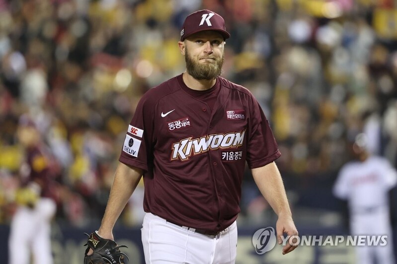 Pitcher blames display of emotion on own performance, not umpires