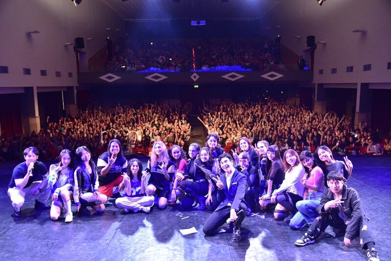 로마서 확인한 한국문화 인기…줄서서 K-팝 즐겨