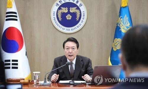 Yoon presides over emergency meeting on Halloween stampede in Seoul's Itaewon district