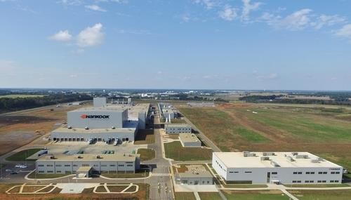(LEAD) Hankook Tire Q3 net jumps 19 pct on weak won, increased sales