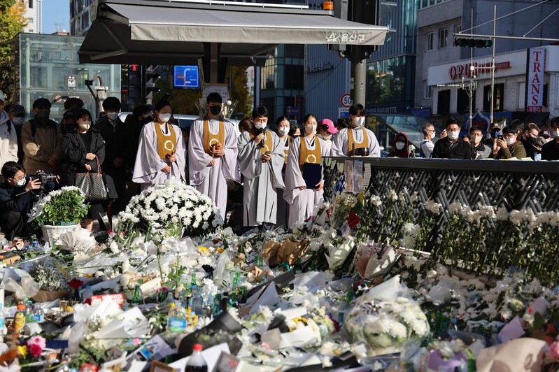 [이태원 참사] 종교계 추모 이어가…위령재에 미사·법회도