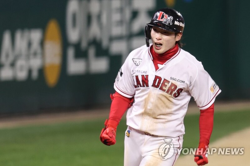 (LEAD) Landers cruise past Heroes to even Korean Series