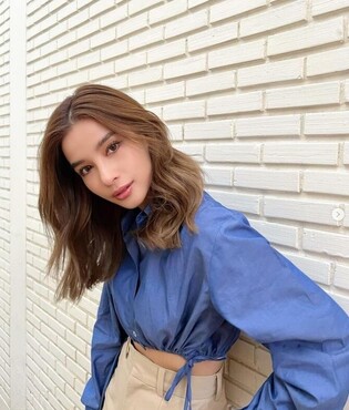 Thai actress who was in Itaewon visits mourning altar to express condolences