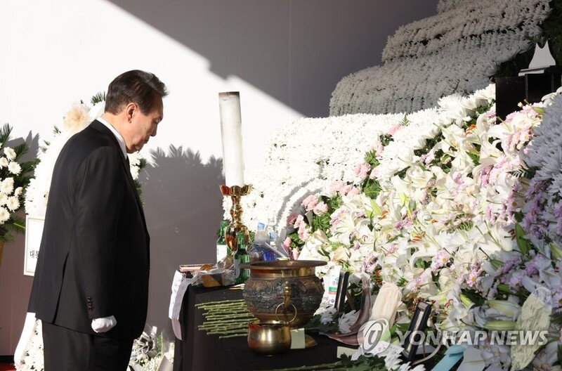 Yoon's approval rating falls after Halloween crowd crush: Realmeter