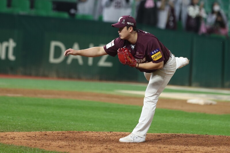 Heroes reliever trying to regroup after surrendering Korean Series walkoff home run