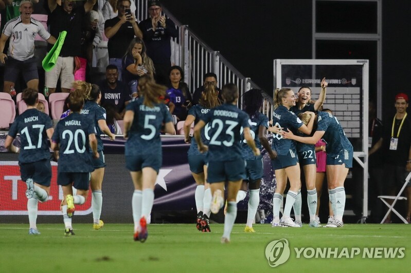 미국 여자축구 대표팀, 29년 만에 A매치 3연패…독일에 1-2 패