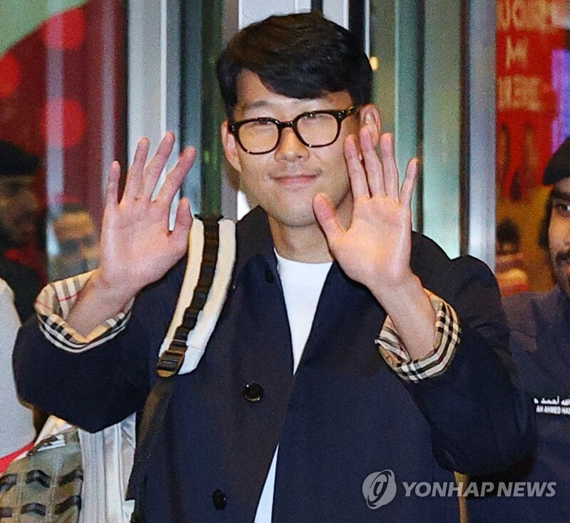 (World Cup) Injured captain Son Heung-min ready for 'unforgettable' World Cup