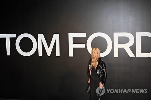 에스티로더, 톰포드 3조7천억원에 인수 합의