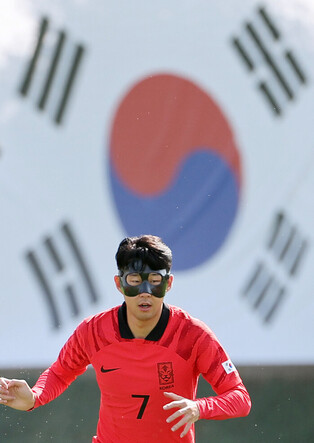 [Moment to Focus] Son Heung-min joins training session for FIFA World Cup in Doha