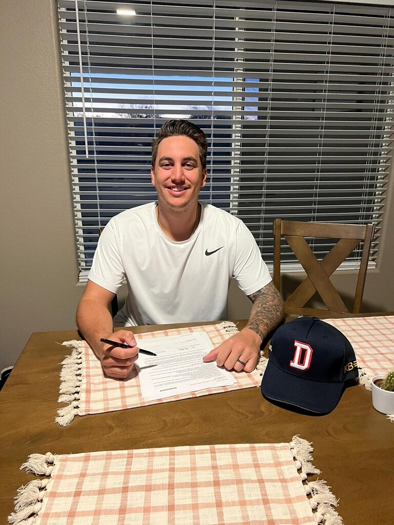 KBO's Doosan Bears sign new pitcher Dylan File