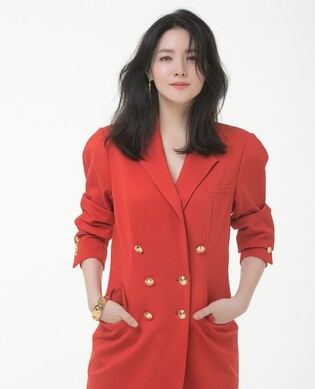 Lee Young-ae returns to drama scene with 'Maestra'