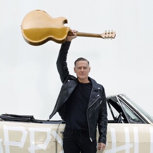 Popstar Bryan Adams to hold concert in Korea next yr.