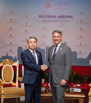 Defense chiefs of S. Korea, Australia discuss bilateral security cooperation