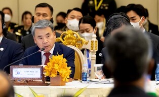 Defense chief calls for int'l support to induce N. Korea to give up nukes