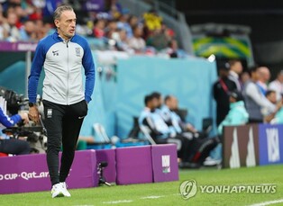 (World Cup) Coach praises S. Korea as 'brave team' after holding Uruguay