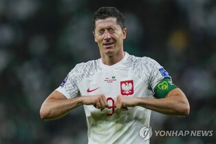 [월드컵] 눈시울 붉힌 레반도프스키, 개인 첫 본선 무대 득점