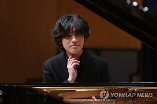 '황제' 앨범 낸 임윤찬 "음악기부, 또다른 우주 열어주는 일"(종합)