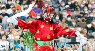 특별한 무대 필요 없는 우리 탈춤…"함께 어우러질 때 더 빛나"