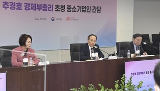 Finance minister renews call for truckers to return to work