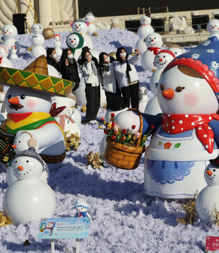[Moment to Focus] Snowman World