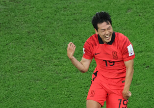 [Moment to Focus] Kim Young-gwon cheers after scoring equalizer