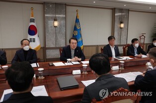 (2nd LD) Yoon ready to issue executive order for striking truckers in fuel and steel industries to return to work