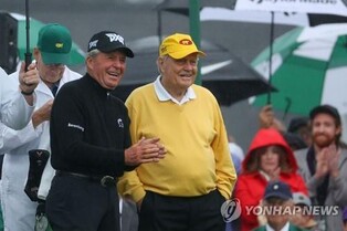 '골프 원로' 플레이어 "깃대 꽂고 퍼팅은 최악의 규칙 개정"