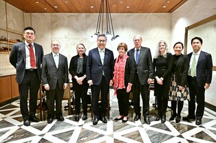 S. Korea's top diplomat meets U.S. think tank officials, discusses N. Korea, alliance issues