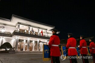 나흘새 3차례 靑찾은 尹대통령…영빈관·상춘재서 외빈 접견