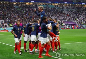 [월드컵] 2연패 도전 프랑스, 잉글랜드 2-1 제압하고 4강행…지루 결승골