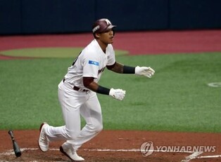 (LEAD) KBO's Heroes reunite with ex-MLB All-Star Russell, bring back ace Jokisch
